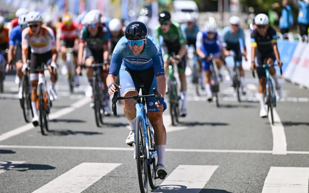 泰和平路赛段平稳收官，凤凰菲尼仕-SCOM-恒翔洲际队蓄力明日关键爬坡战!